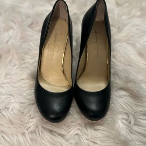 Jessica Simpson black round toe leather pumps (8)